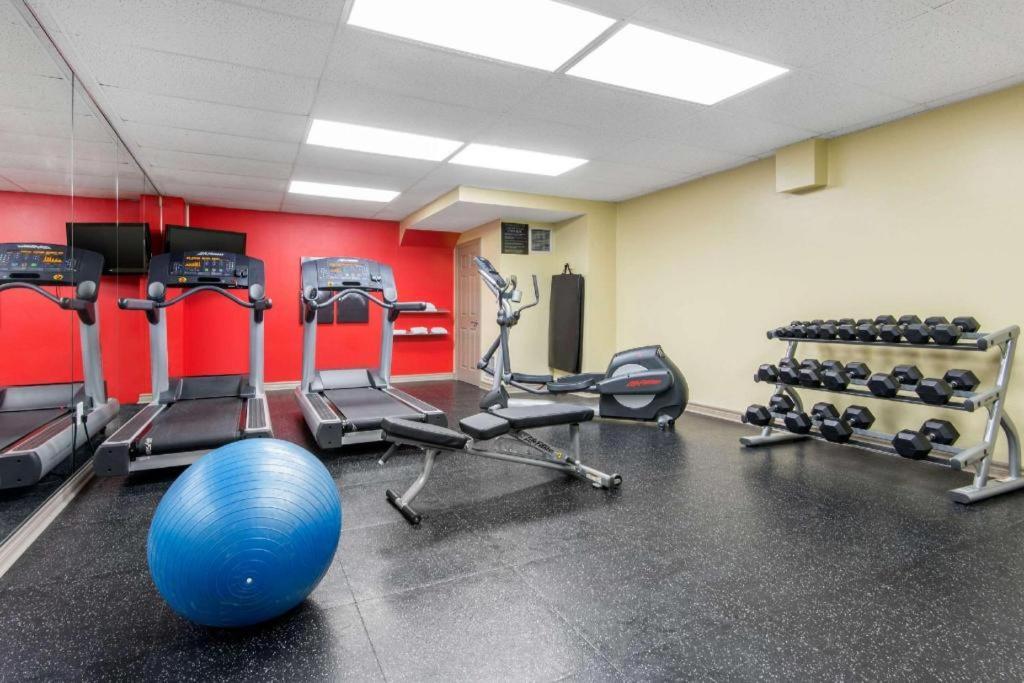 Quality Inn & Suites Oakville Dış mekan fotoğraf