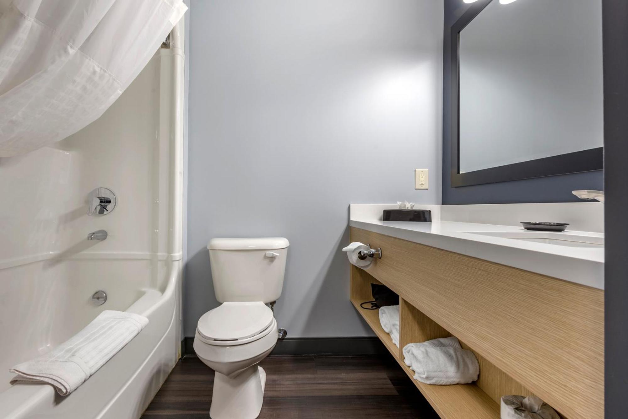 Quality Inn & Suites Oakville Oda fotoğraf