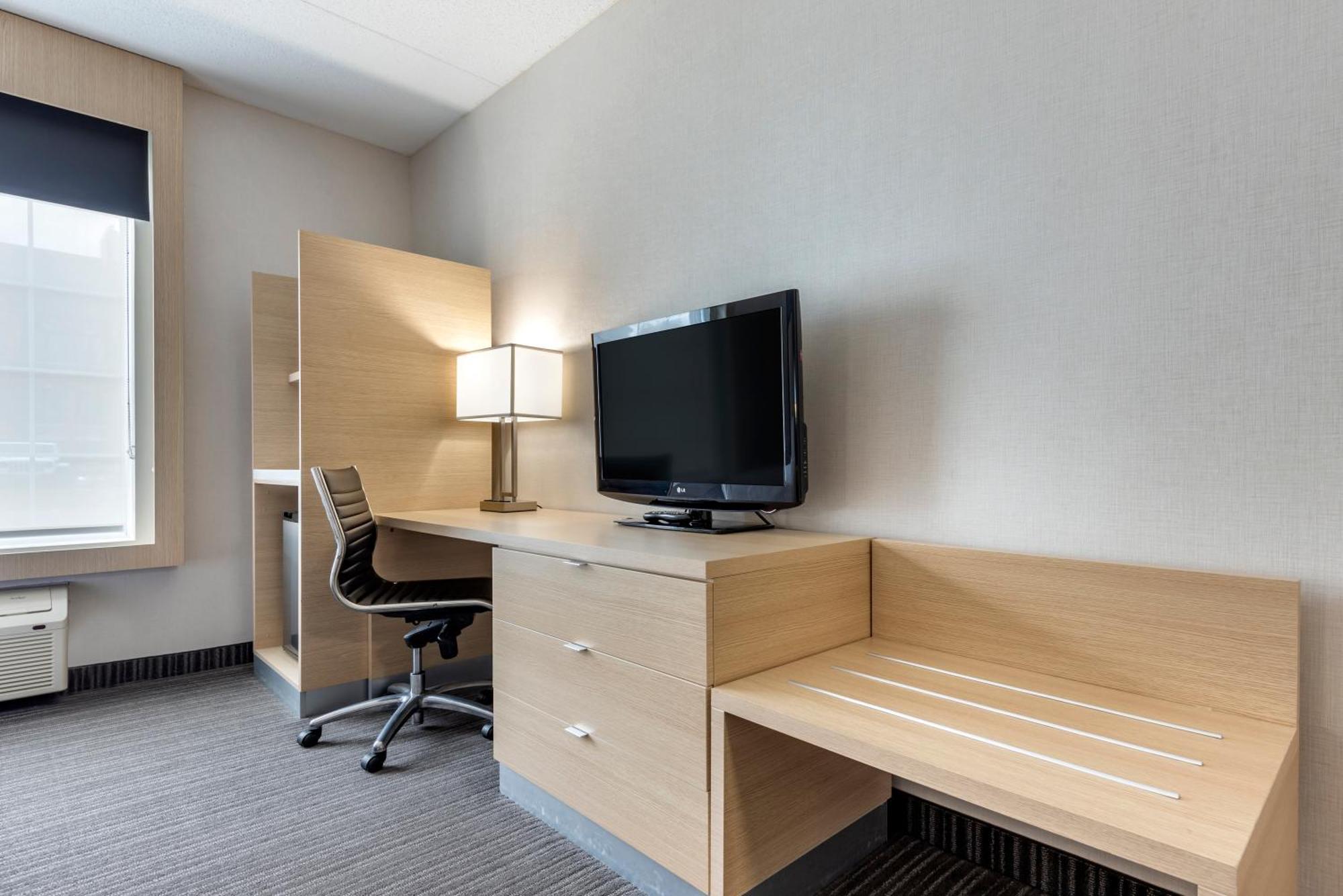 Quality Inn & Suites Oakville Oda fotoğraf