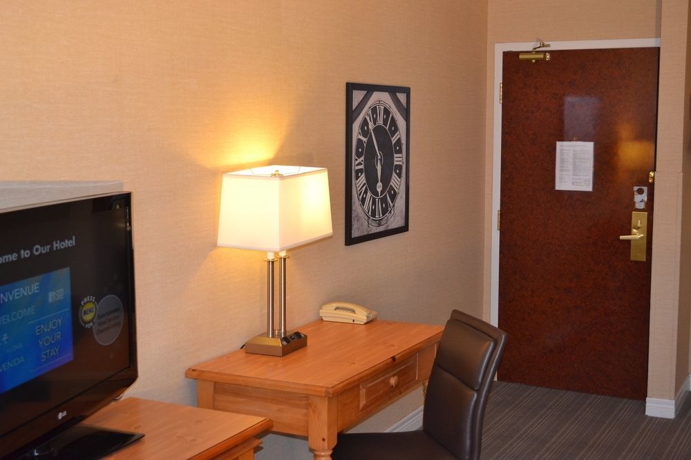 Quality Inn & Suites Oakville Dış mekan fotoğraf