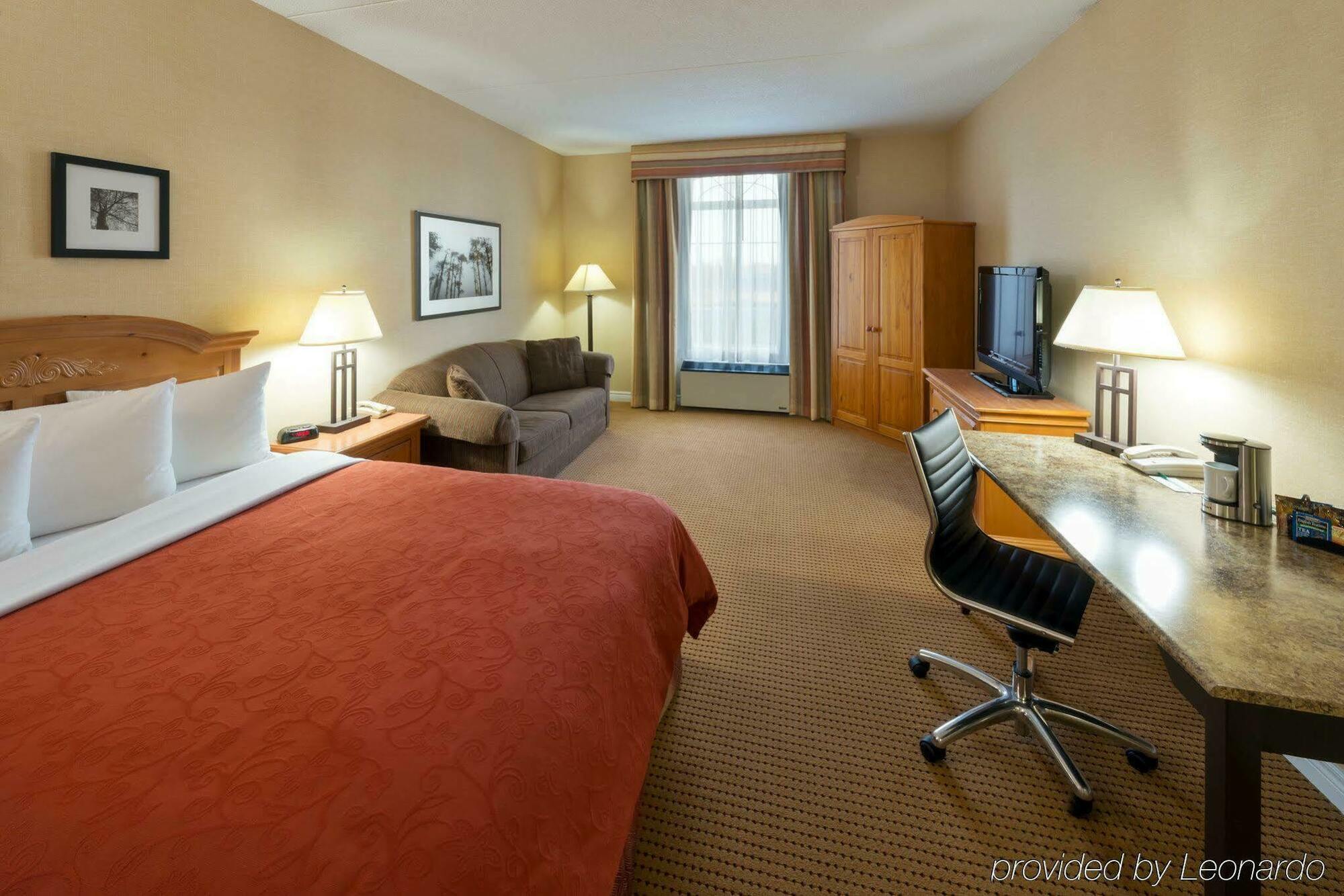 Quality Inn & Suites Oakville Dış mekan fotoğraf