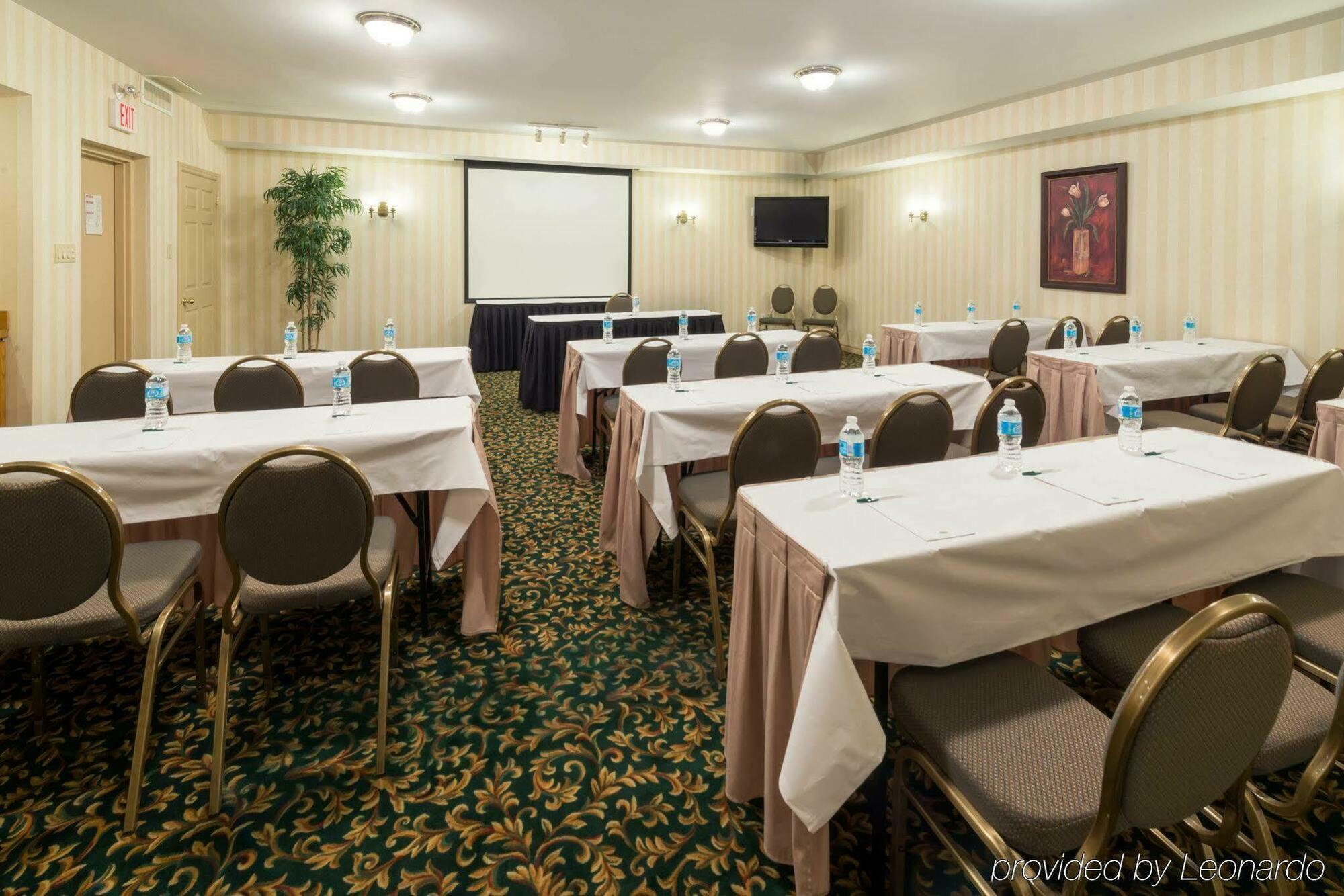 Quality Inn & Suites Oakville Dış mekan fotoğraf